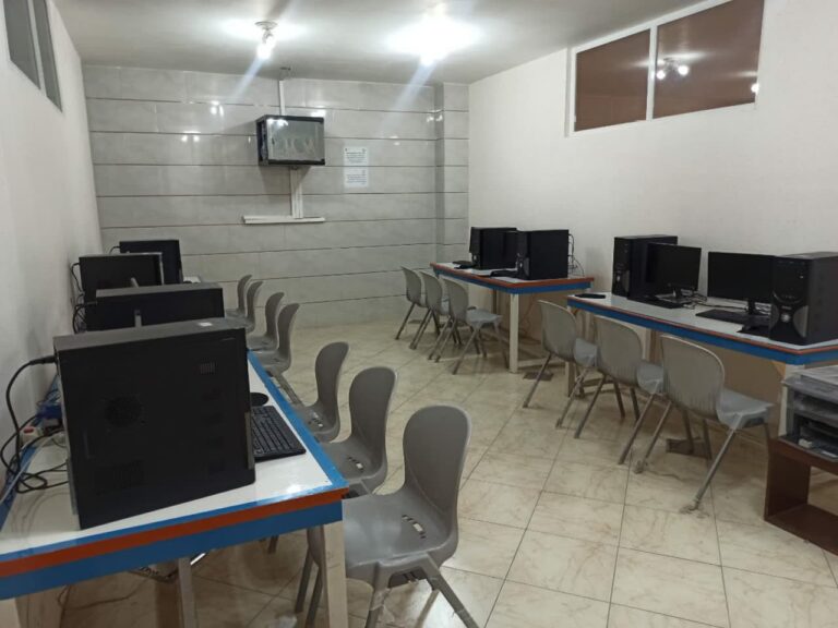 آموزشگاه فنی حرفه ای سایت 81 در تیران و کرون