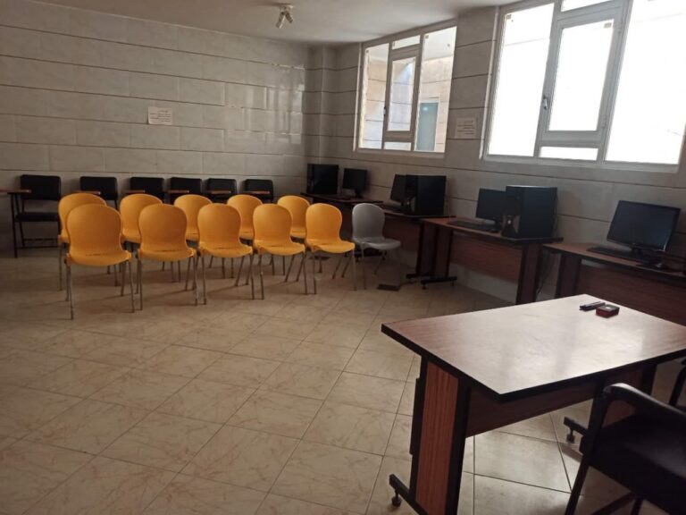 آموزشگاه فنی حرفه ای در تیران و کرون